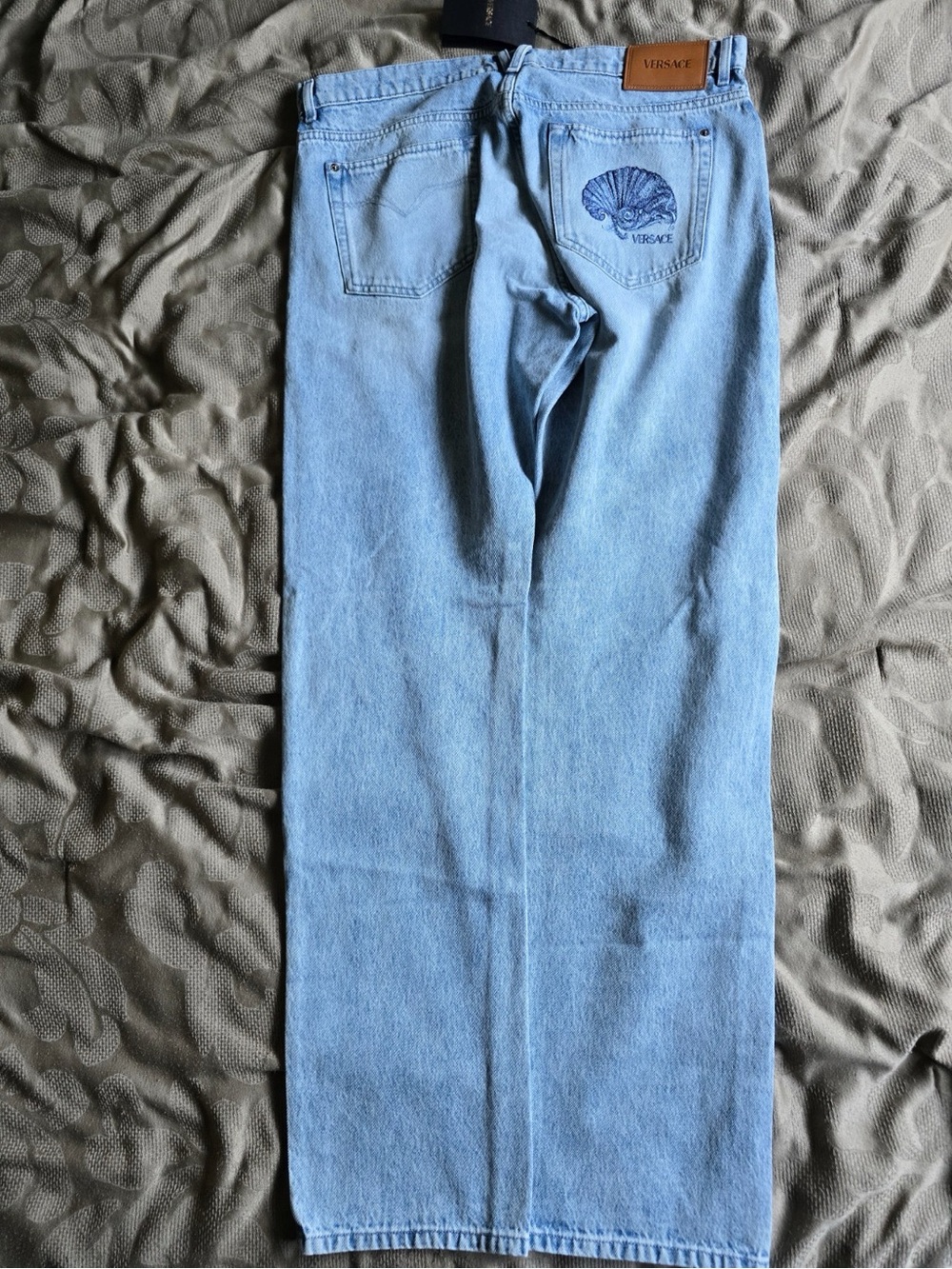 BRAND NEW VERSACE SHELL LOGO EMBROIDERED STRAIGHT LEG JEANS SIZE 36 MEDUSA